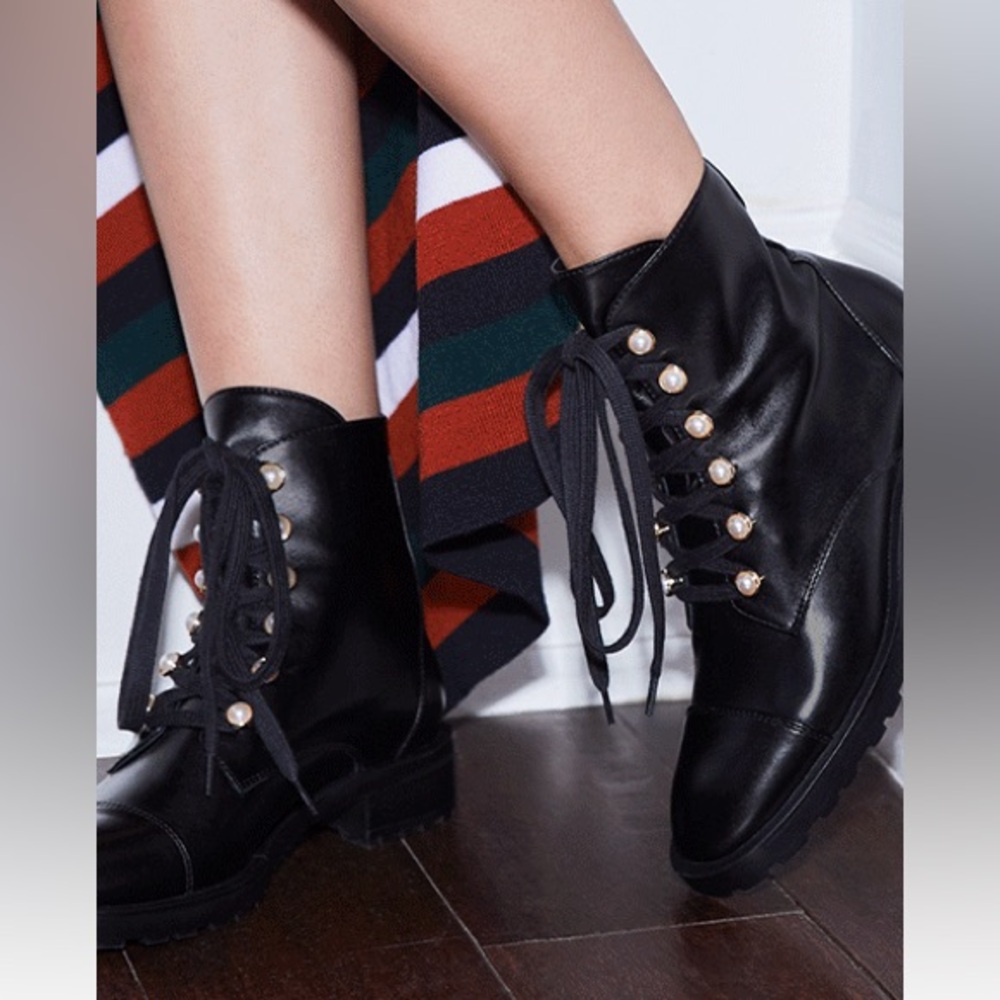 NIB Stuart Weitzman Reysen Pearl Embellished Combat Boots